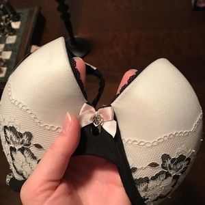 Victoria’s Secret bra